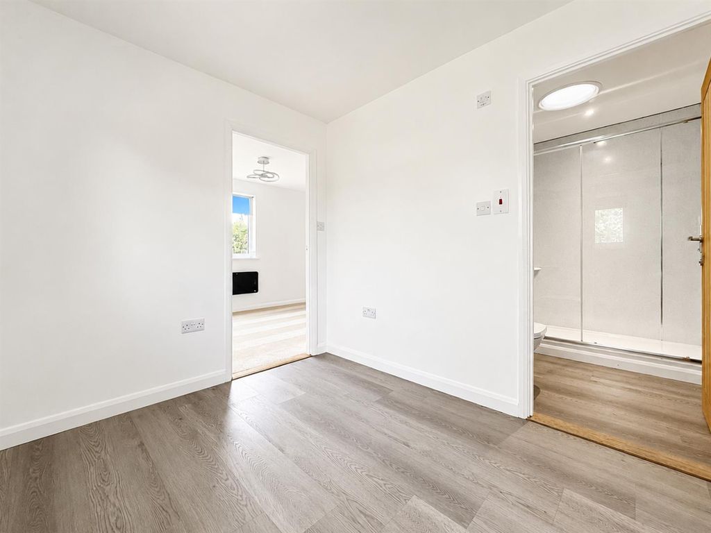 Property photo 2 of 10 9687F3Ec-5Eff-4F34-Aba5-159Fe4E7Cf60.Jpg