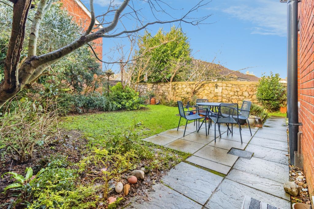 Property photo 2 of 21