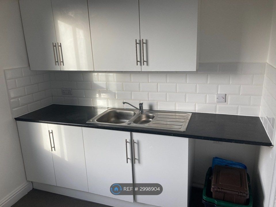 Property photo 1 of 5 Kitchen