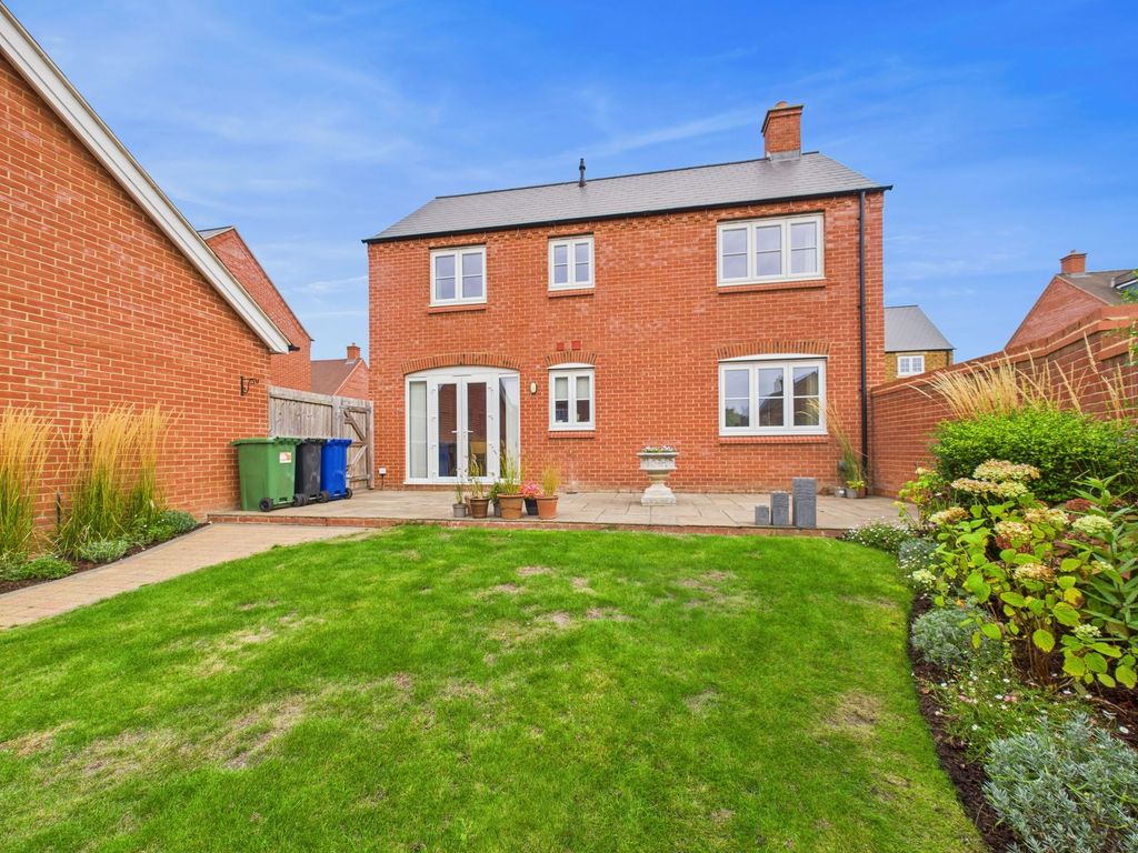 Property photo 2 of 27