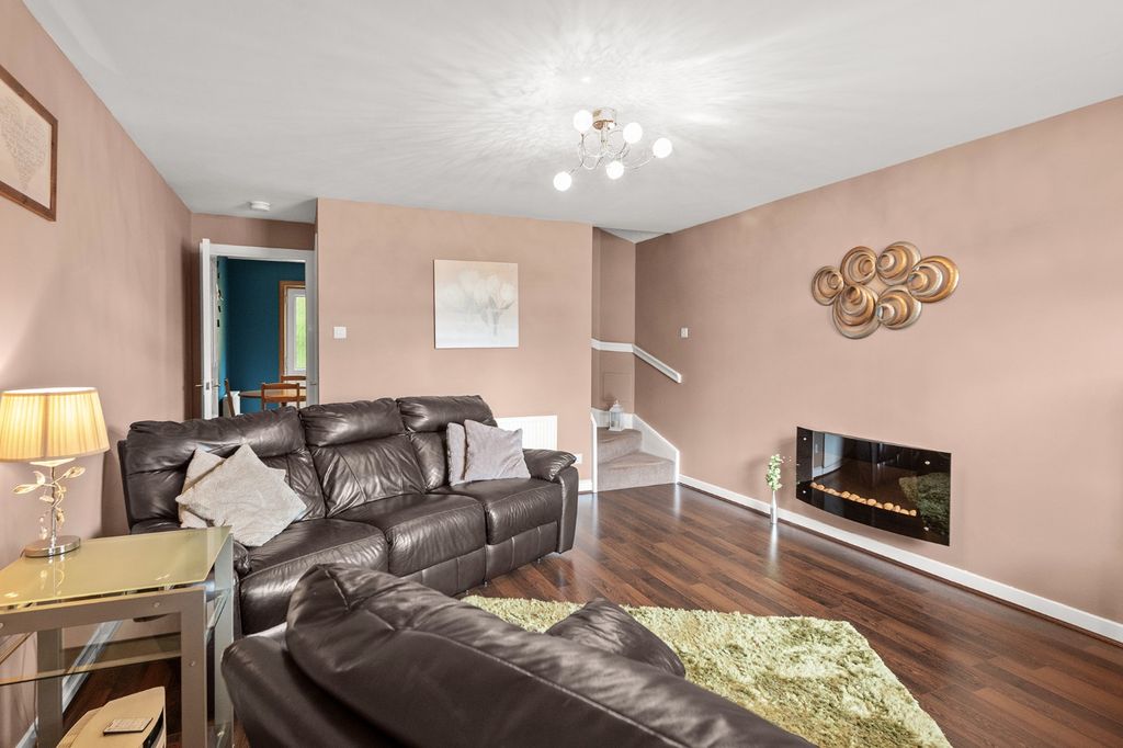 Property photo 2 of 23 5267964