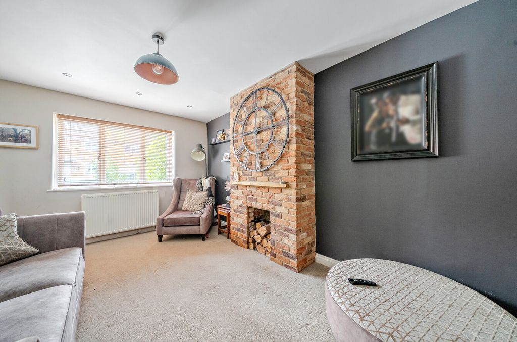 Property photo 2 of 20 1404090-22-697Bdf...