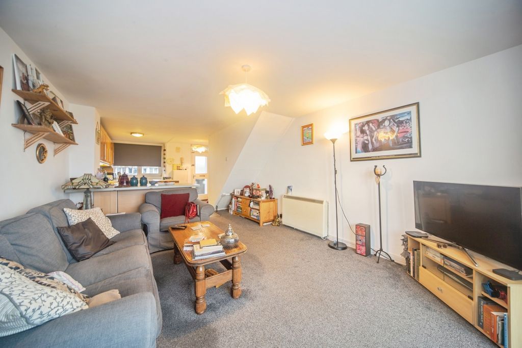 Property photo 2 of 14 Photo