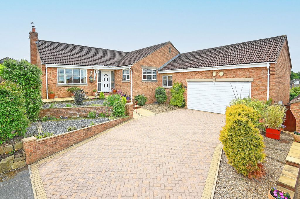 Property photo 1 of 31