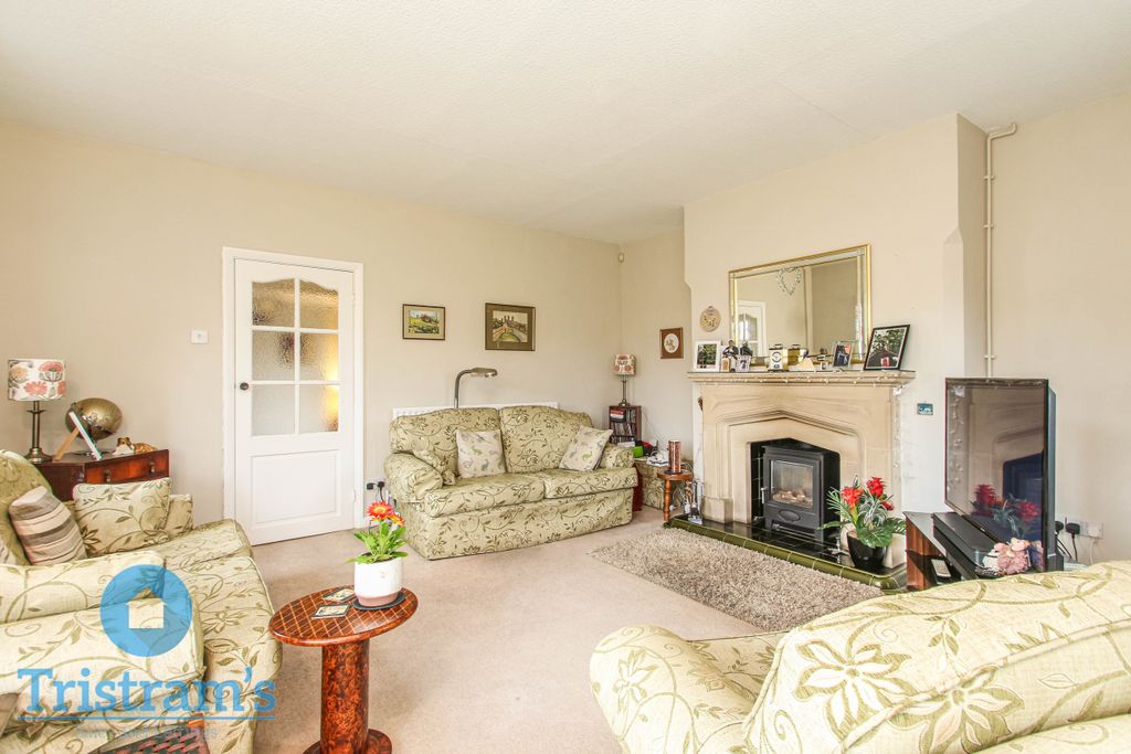 Property photo 3 of 29