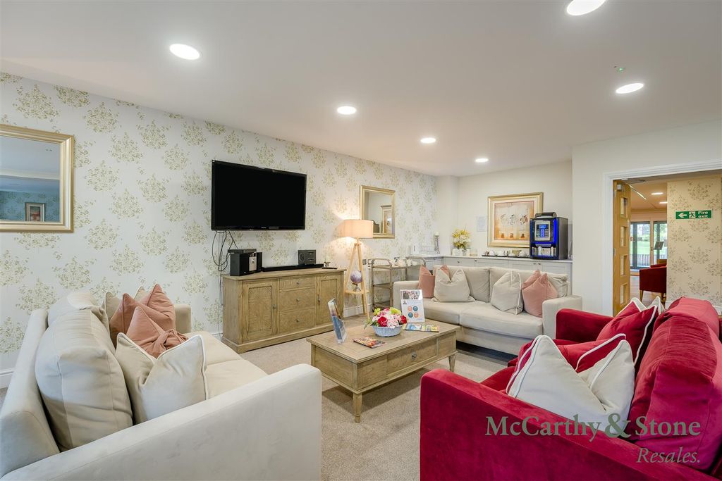 Property photo 1 of 21 8704157-Interior18.Jpg