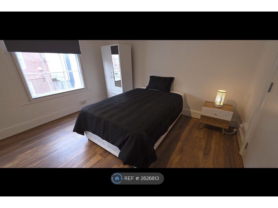 Property photo 2 of 8 Room3 - Double Bed On The First Floor.