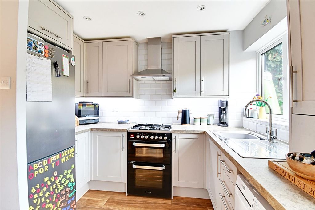 Property photo 3 of 21 Kitchen 1.Jpg