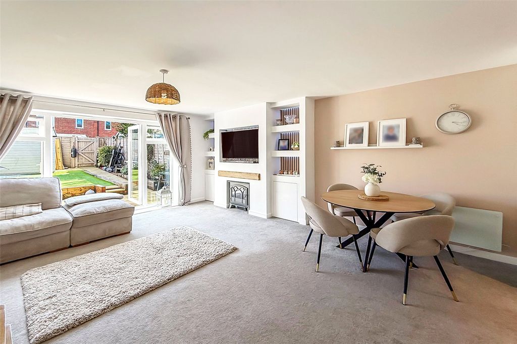 Property photo 2 of 21 Picture No. 16