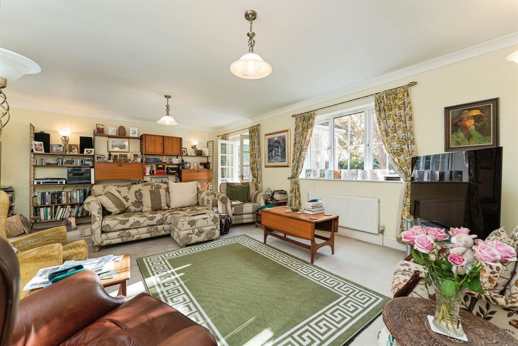 Property photo 2 of 26