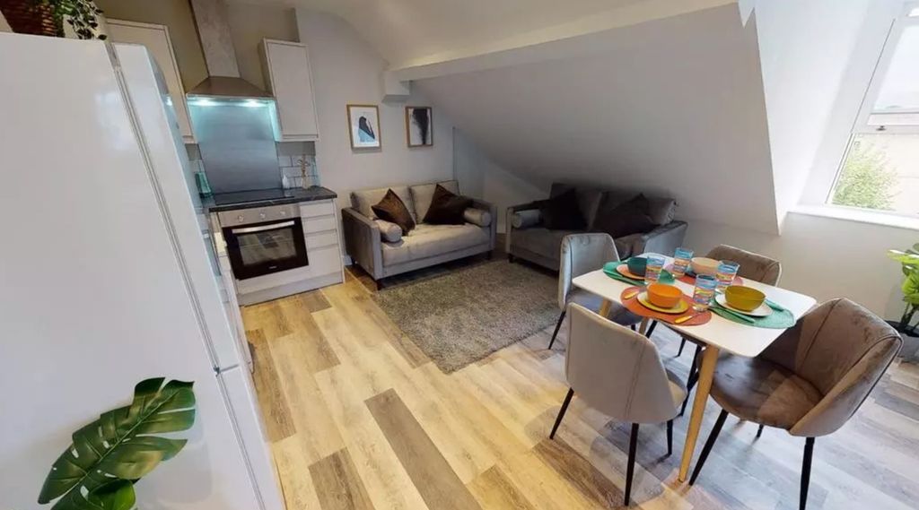 Property photo 2 of 9 A Stylish And Spacious Modern Living Room, Perfect...