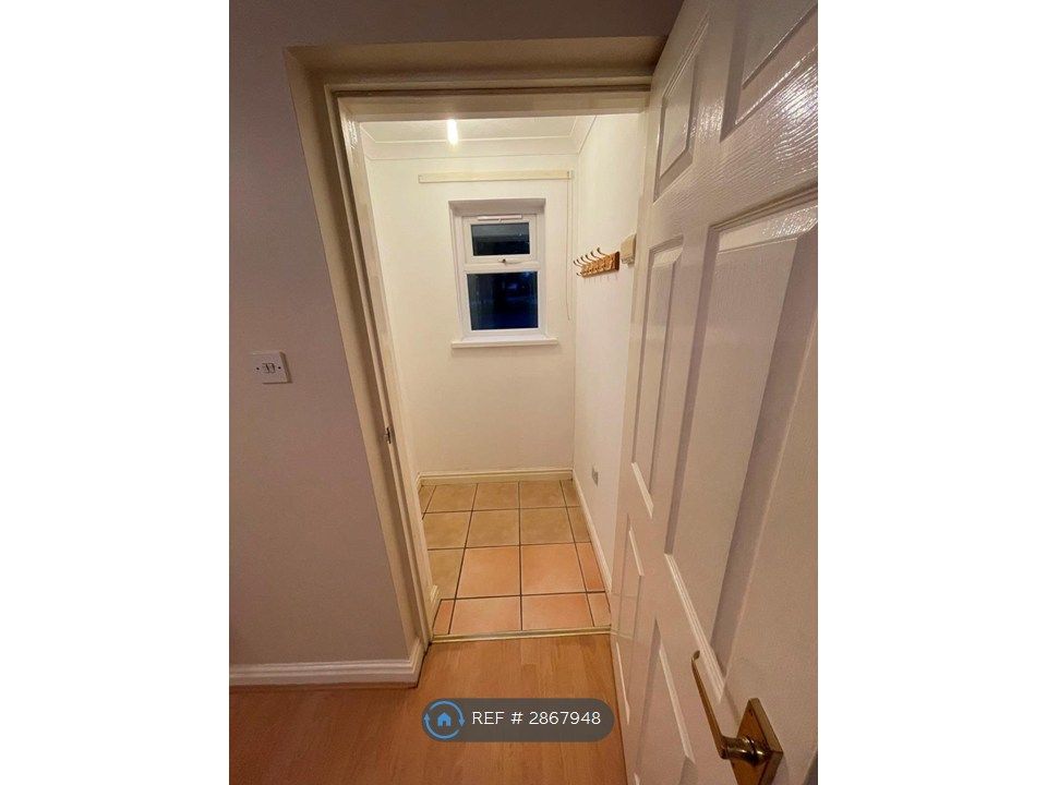 Property photo 3 of 20 Porch