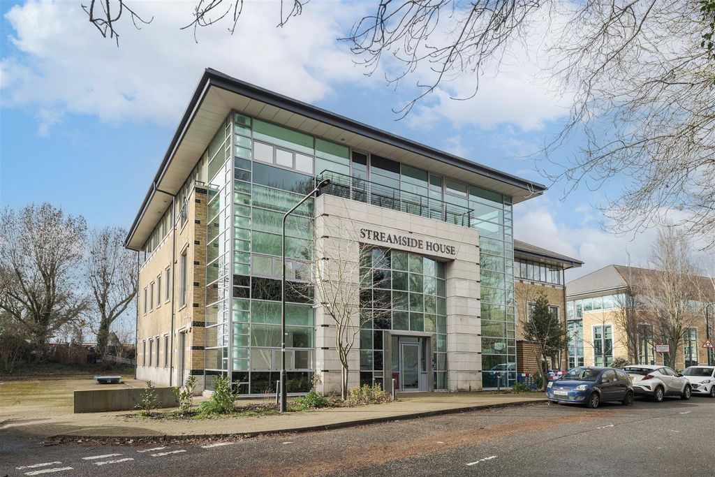 Property photo 1 of 12