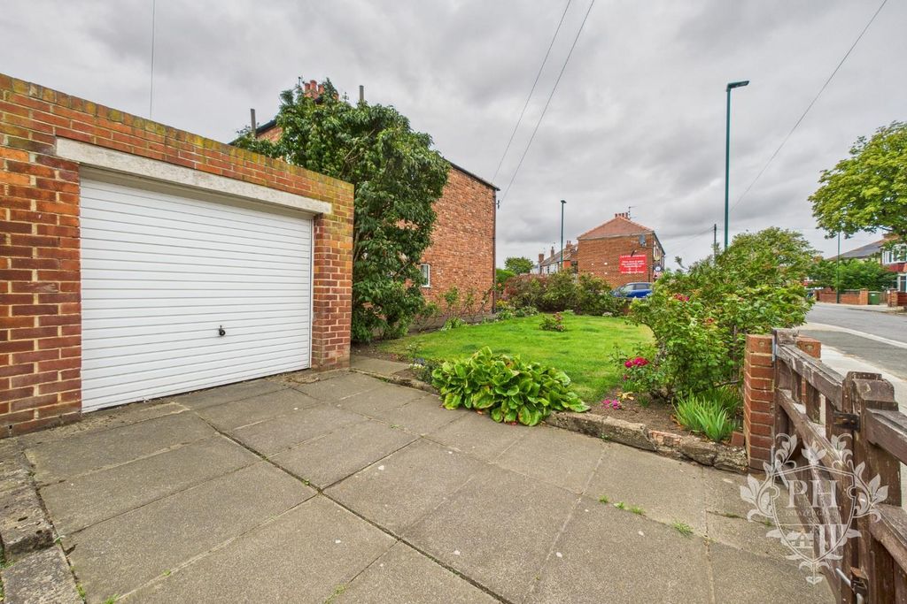 Property photo 2 of 14 Cam01415G0-Pr0465-Still013.Jpg