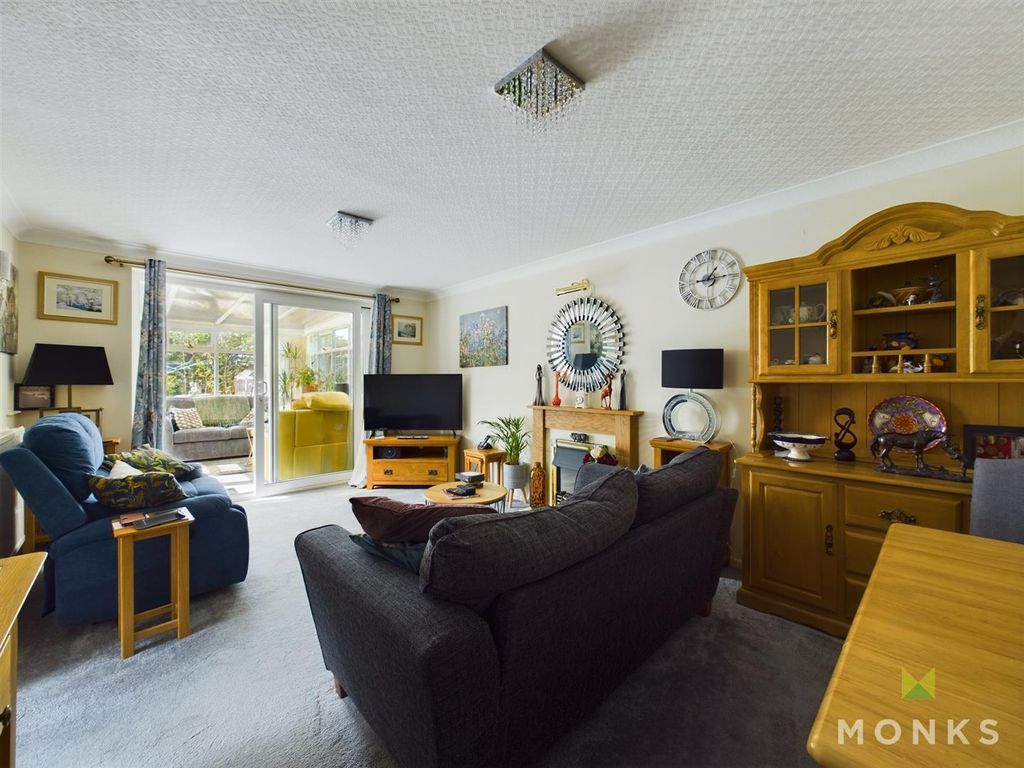 Property photo 3 of 15 Cam01420G0-Pr0449-Still007.Jpg