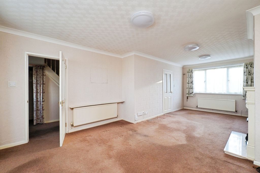 Property photo 2 of 17 Photo