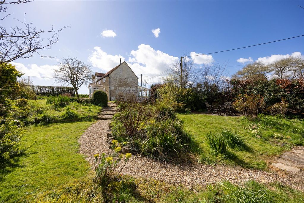 Property photo 2 of 11 Wellow_Spence Willard-3.Jpg