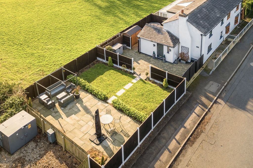 Property photo 1 of 31