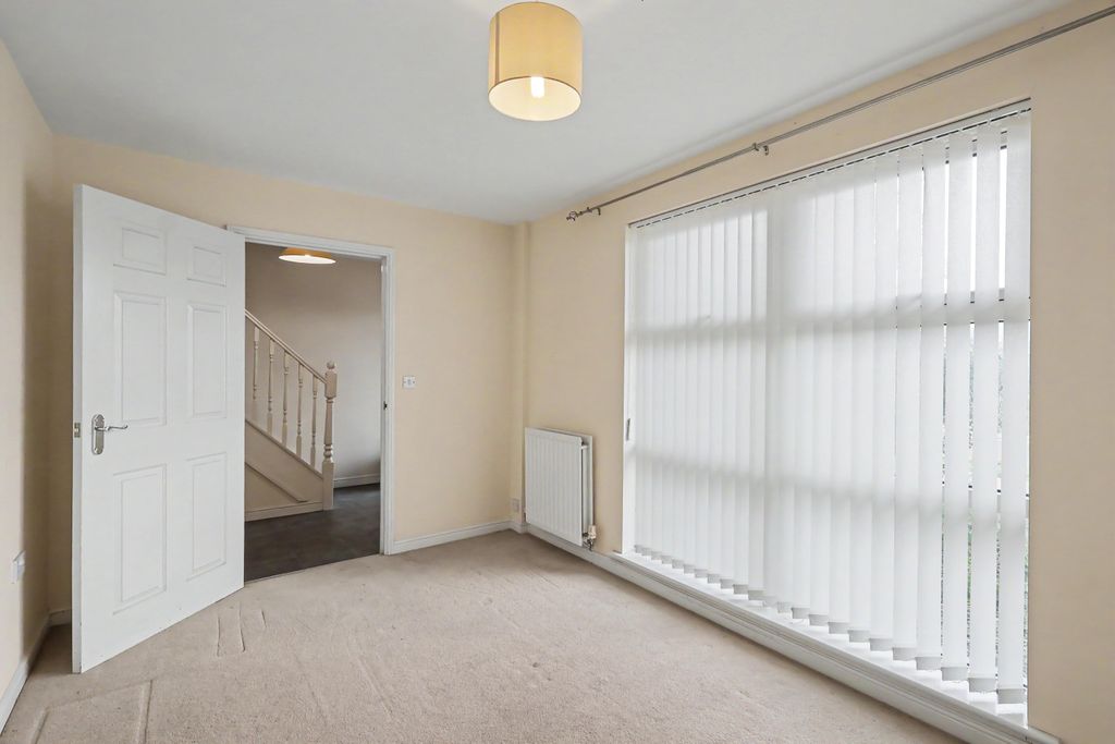 Property photo 3 of 23