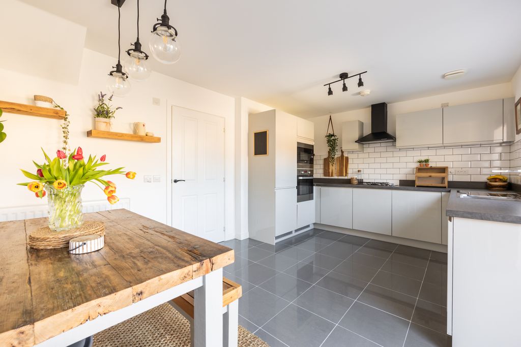 Property photo 2 of 20 Property Image 2