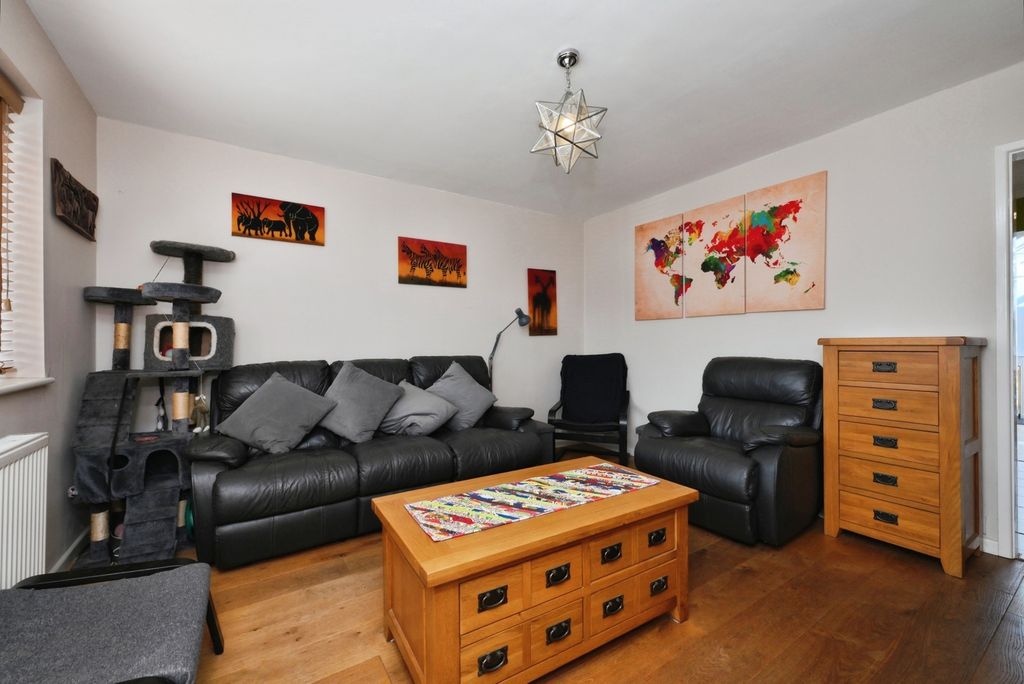 Property photo 2 of 18 Pbox-Img.Jpg
