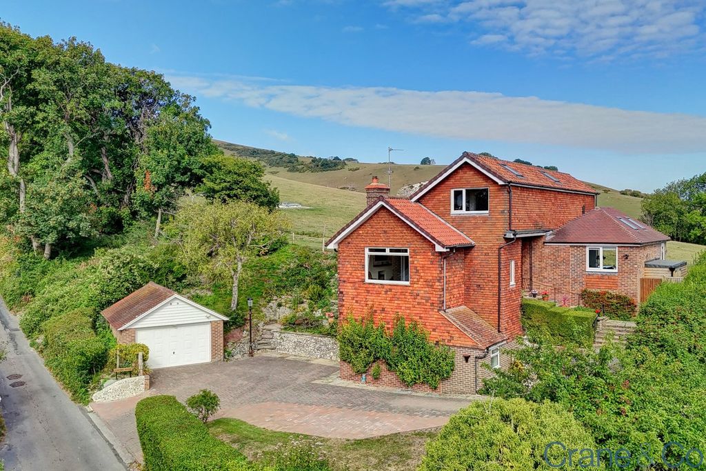 Property photo 1 of 40