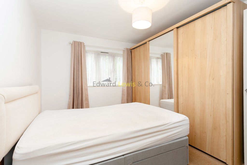 Property photo 3 of 11