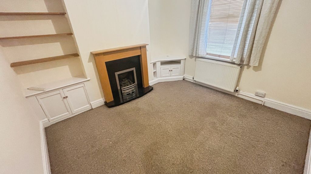 Property photo 3 of 9 Lounge