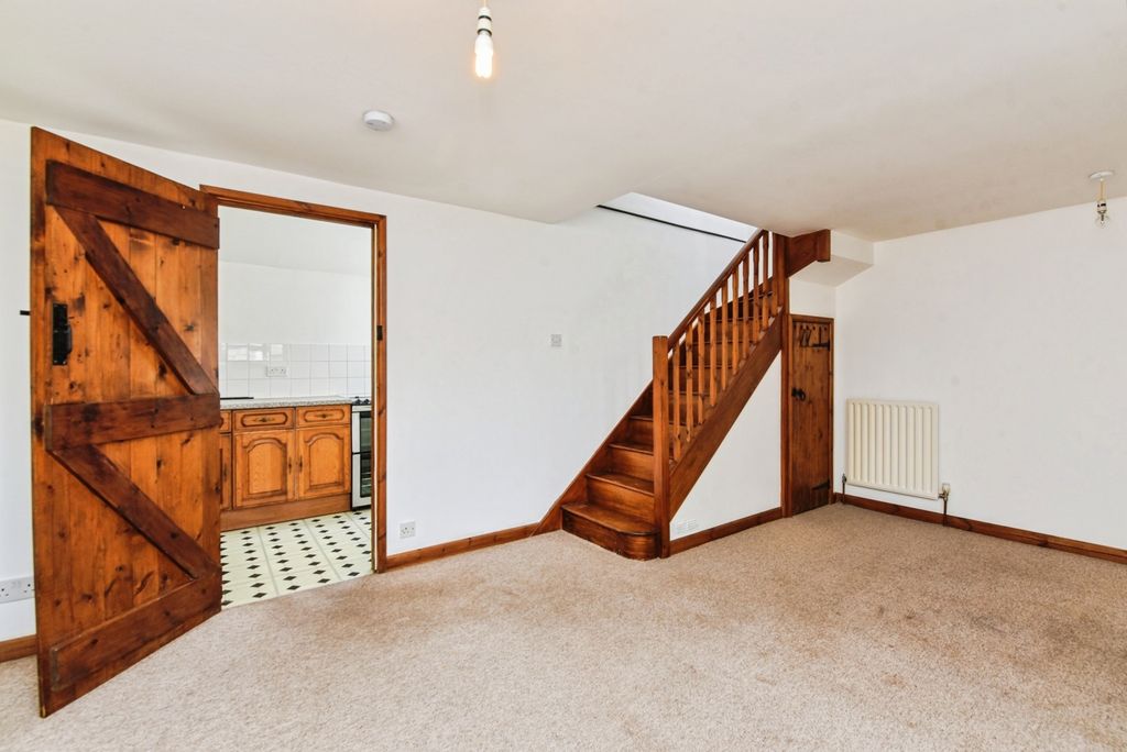 Property photo 2 of 13 Photo