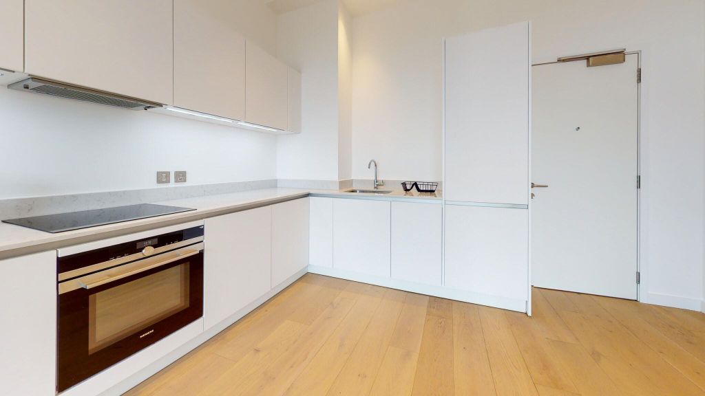 Property photo 2 of 12 Kitchen