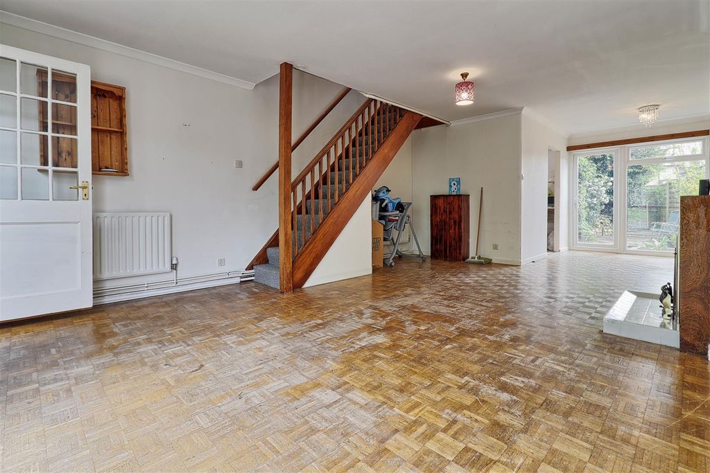 Property photo 3 of 17 Living.Jpg