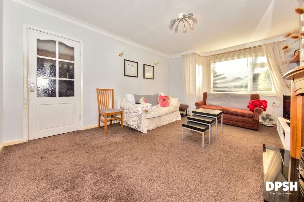 Property photo 3 of 28