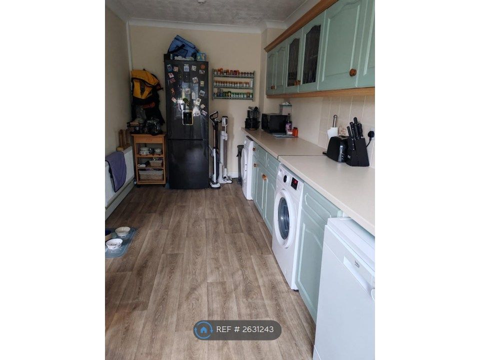 Property photo 1 of 7 Kitchen