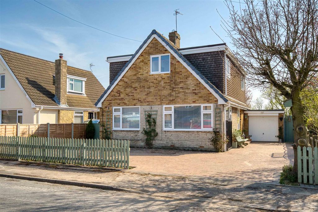 Property photo 1 of 27