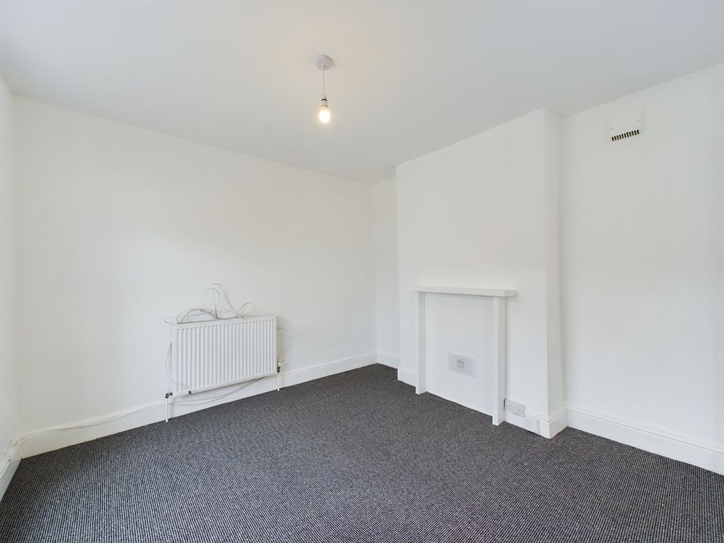 Property photo 3 of 12 Cam02089G0-Pr0224-Still003