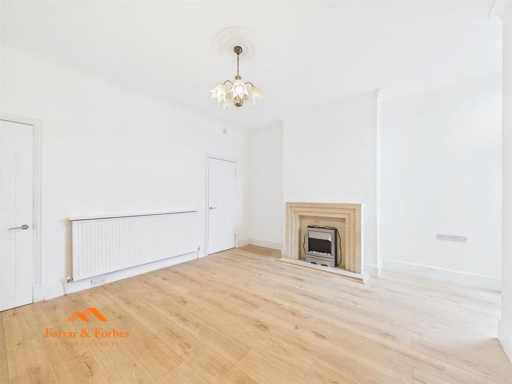 Property photo 2 of 17 Cam03956G0-Pr0209-Still003.Jpg