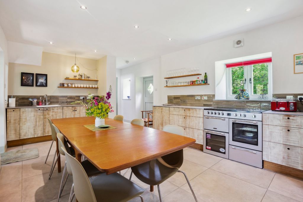 Property photo 2 of 16 Kitchen/Diner