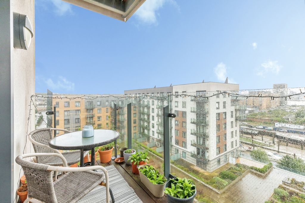 Property photo 1 of 18 Pbox-Img.Jpg