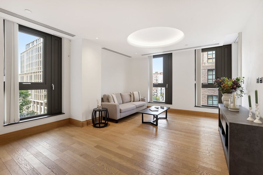 Property photo 1 of 17 Reception Room