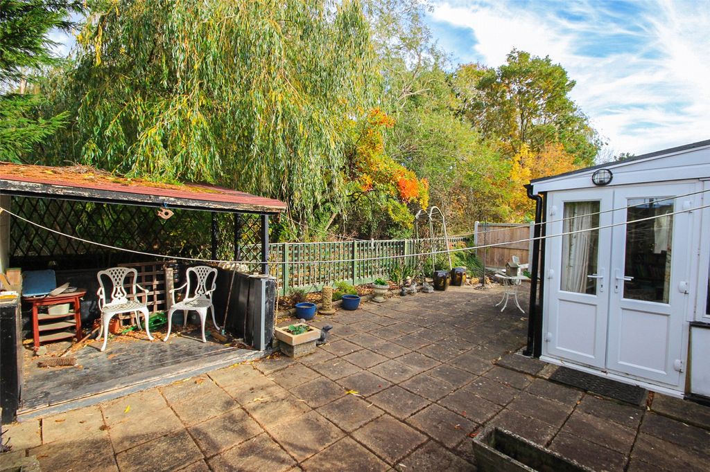 Property photo 2 of 17 Picture No. 18