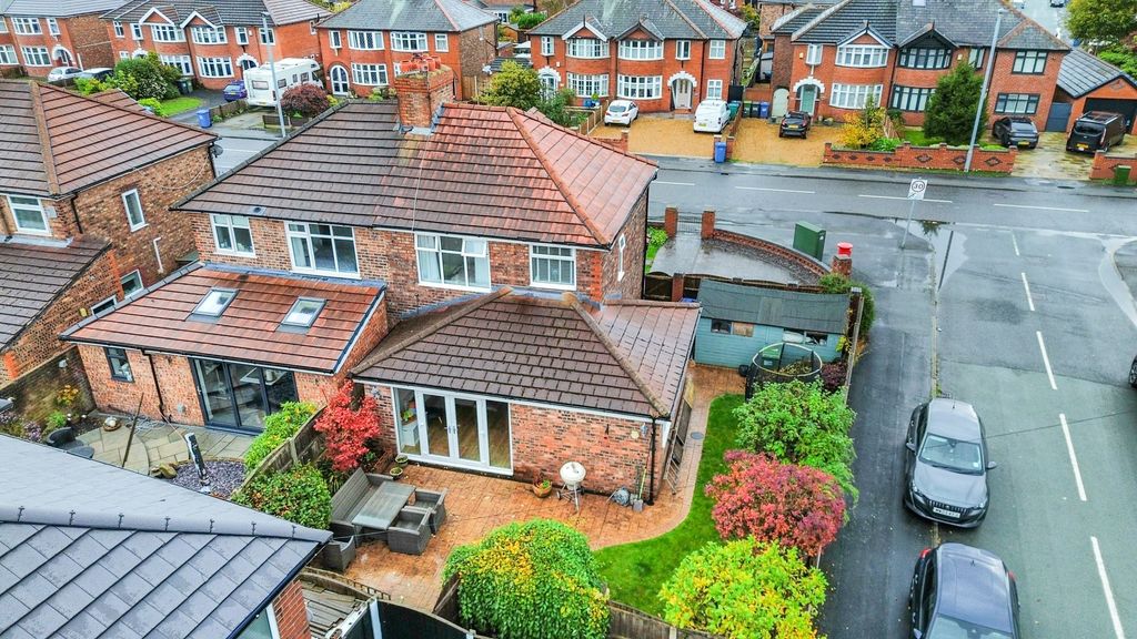 Property photo 2 of 21