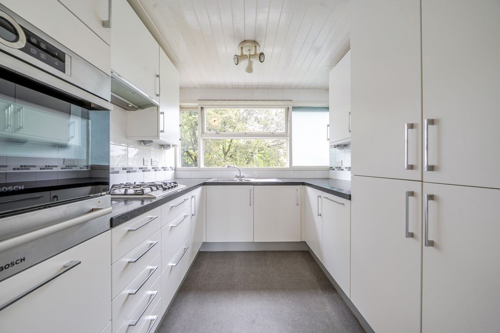 Property photo 2 of 16 Kitchen