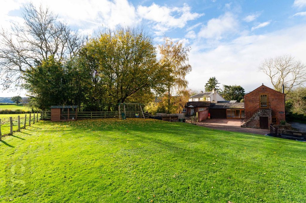 Property photo 2 of 41