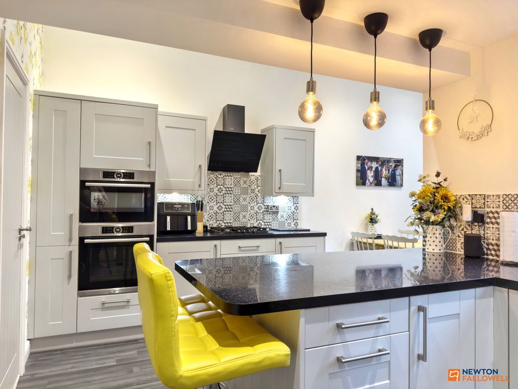 Property photo 3 of 38