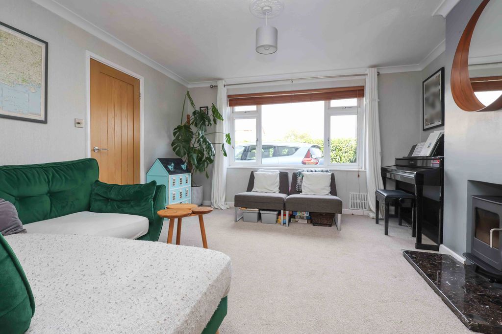 Property photo 2 of 17 Sitting Room