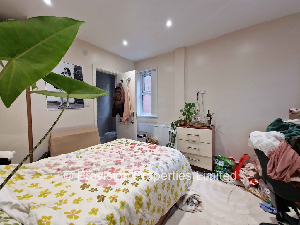 Property photo 3 of 6 Photo