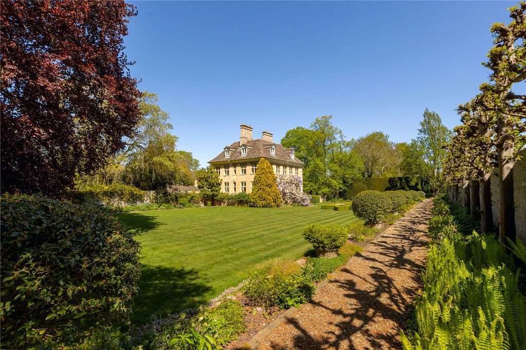 Property photo 2 of 37 In Wonderful Gardens