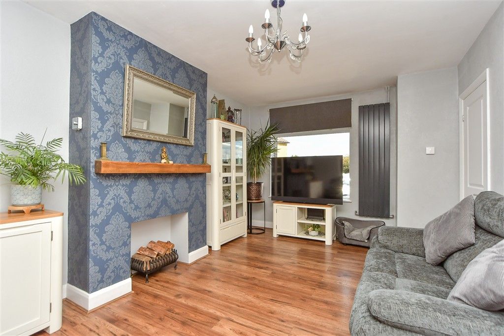 Property photo 2 of 18 Lounge