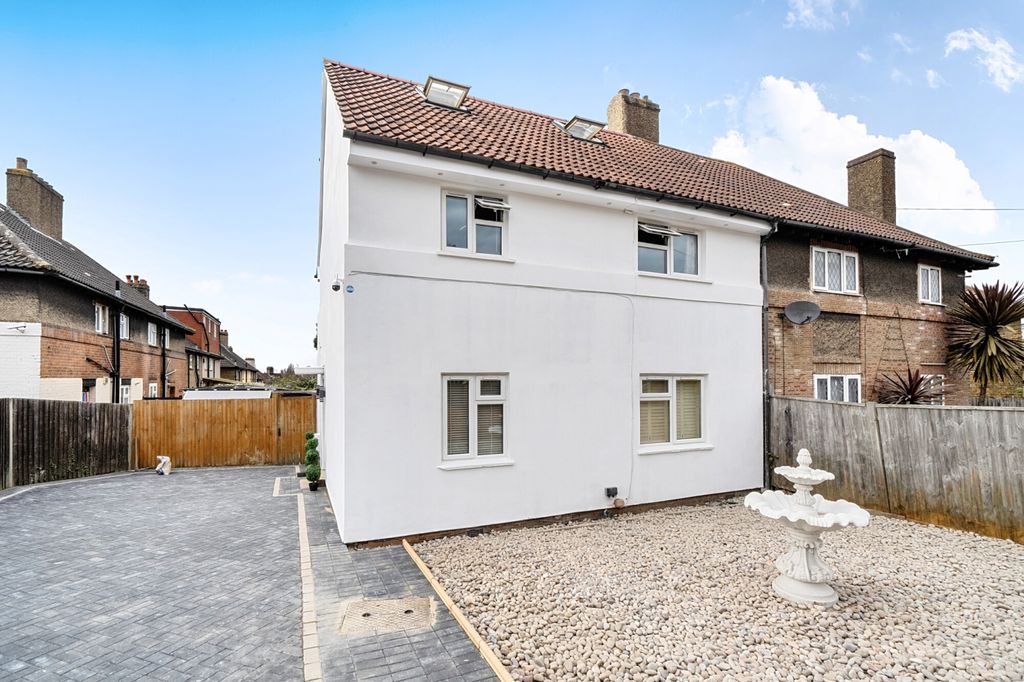 Property photo 2 of 2 External