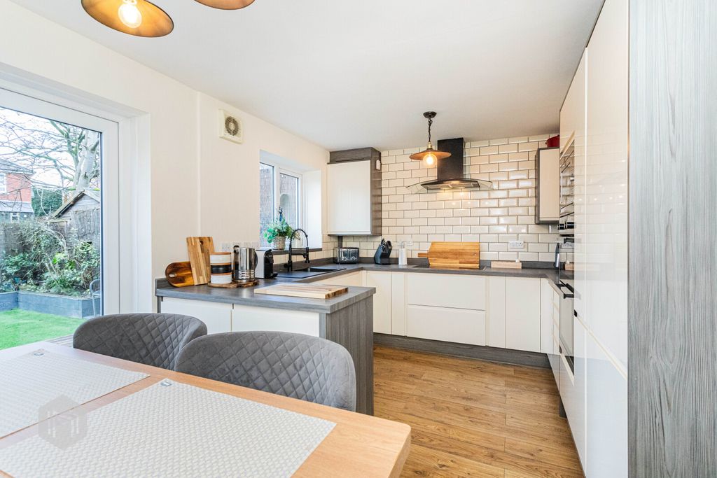 Property photo 3 of 24 Picture No. 08